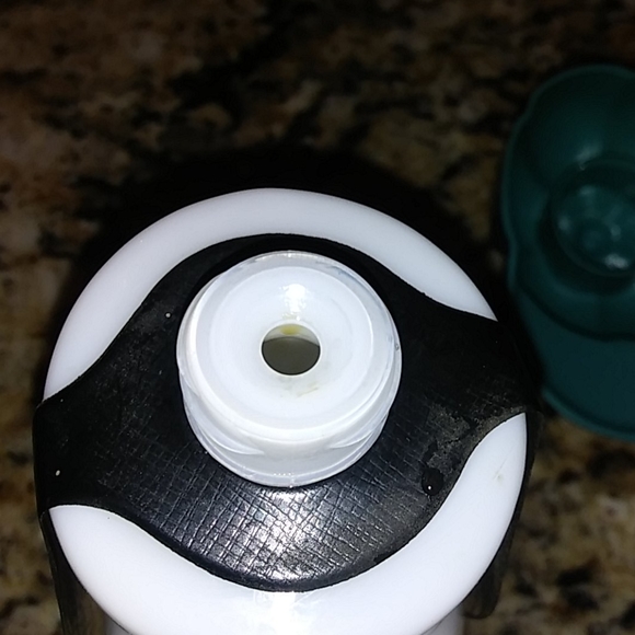 1104 Vintage Avon Milk Glass Snoopy Empty Decanter - Picture 6 of 7